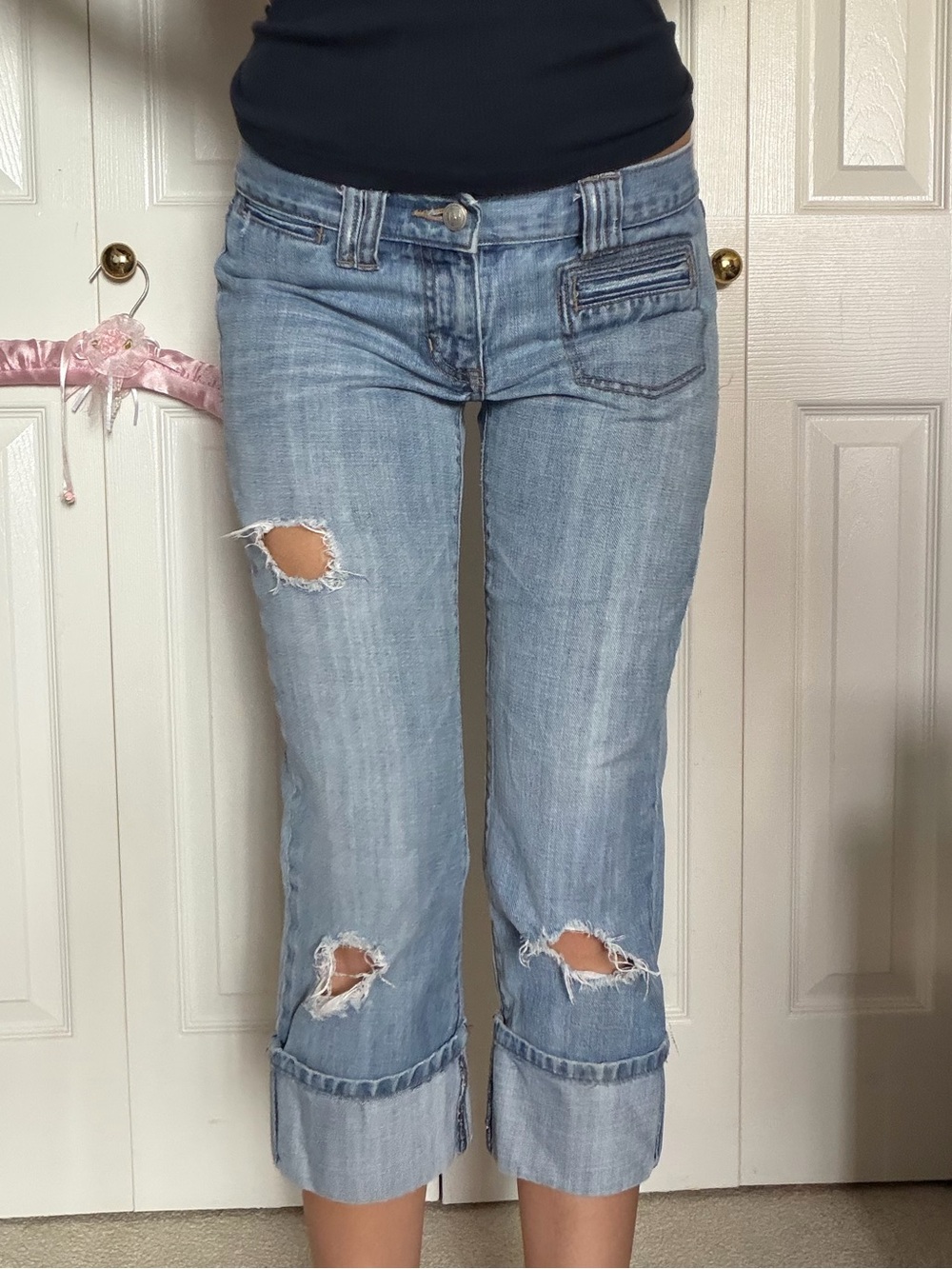 Abercrombie & Fitch Low Rise Distressed Capris